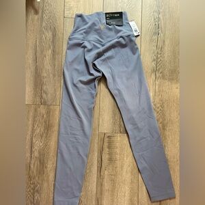 Aritzia Butter New Cheeky Hi-Rise Legging